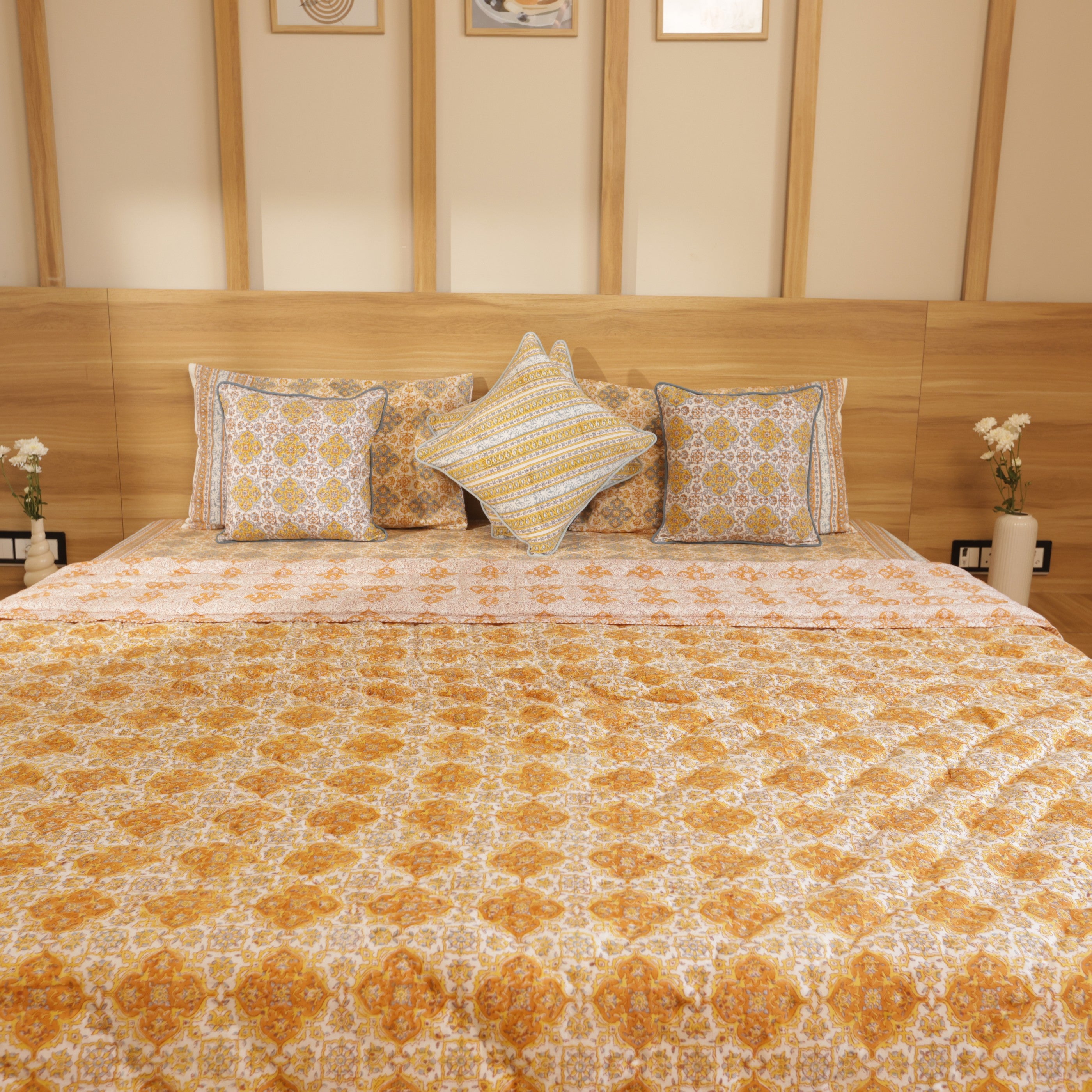 Golden lattice Bedding collection of 8 (1 Bedcover, 2 Pillow cover, 1 Quilt, 2 + 2Cotton cushion covers)