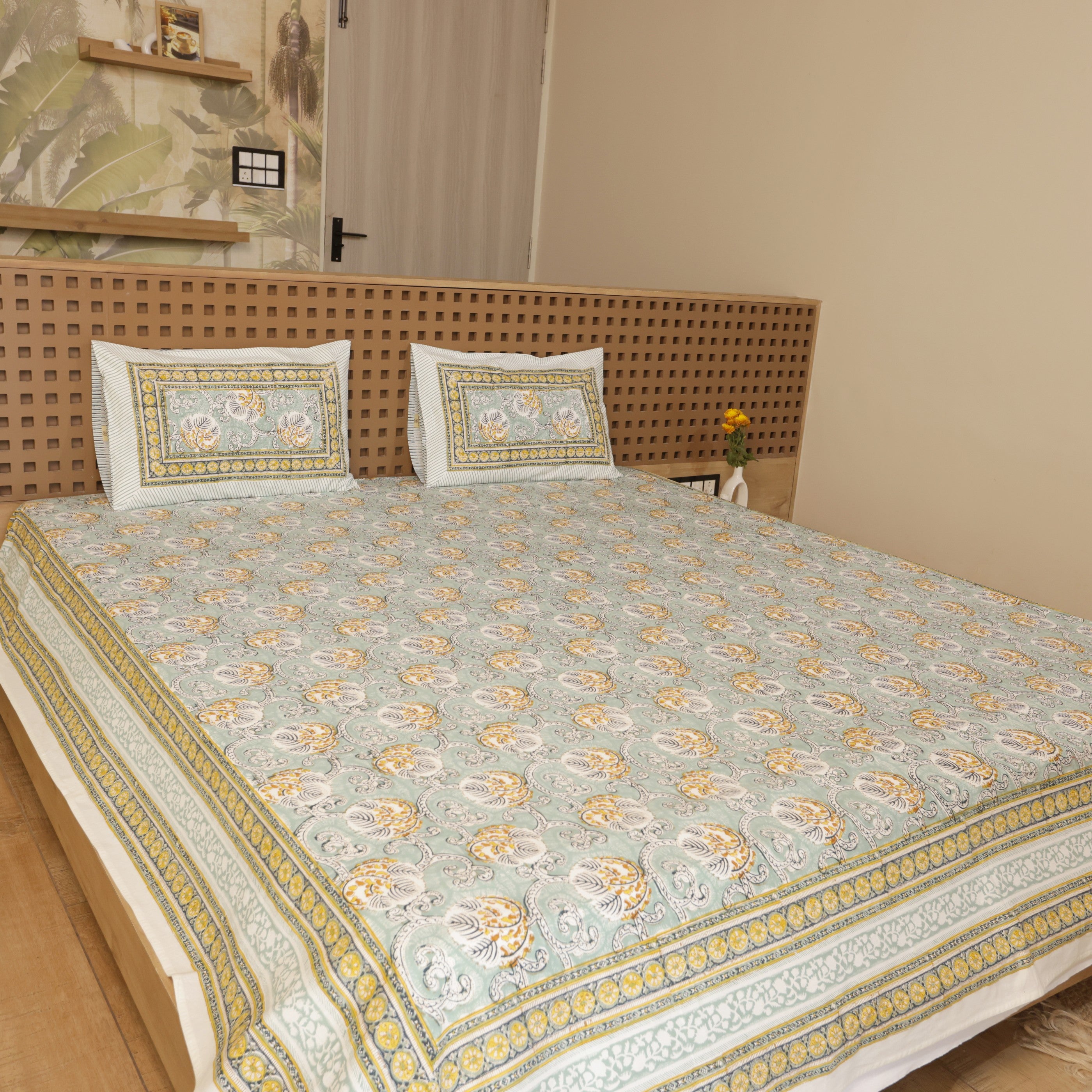 Vintage Breeze Bedcover