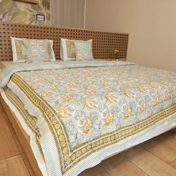 Vintage Breeze Bedding collection Set of 6 (1 Bedcover, 2 Pillow cover, 1 Quilt, 2 Cotton cushion covers)