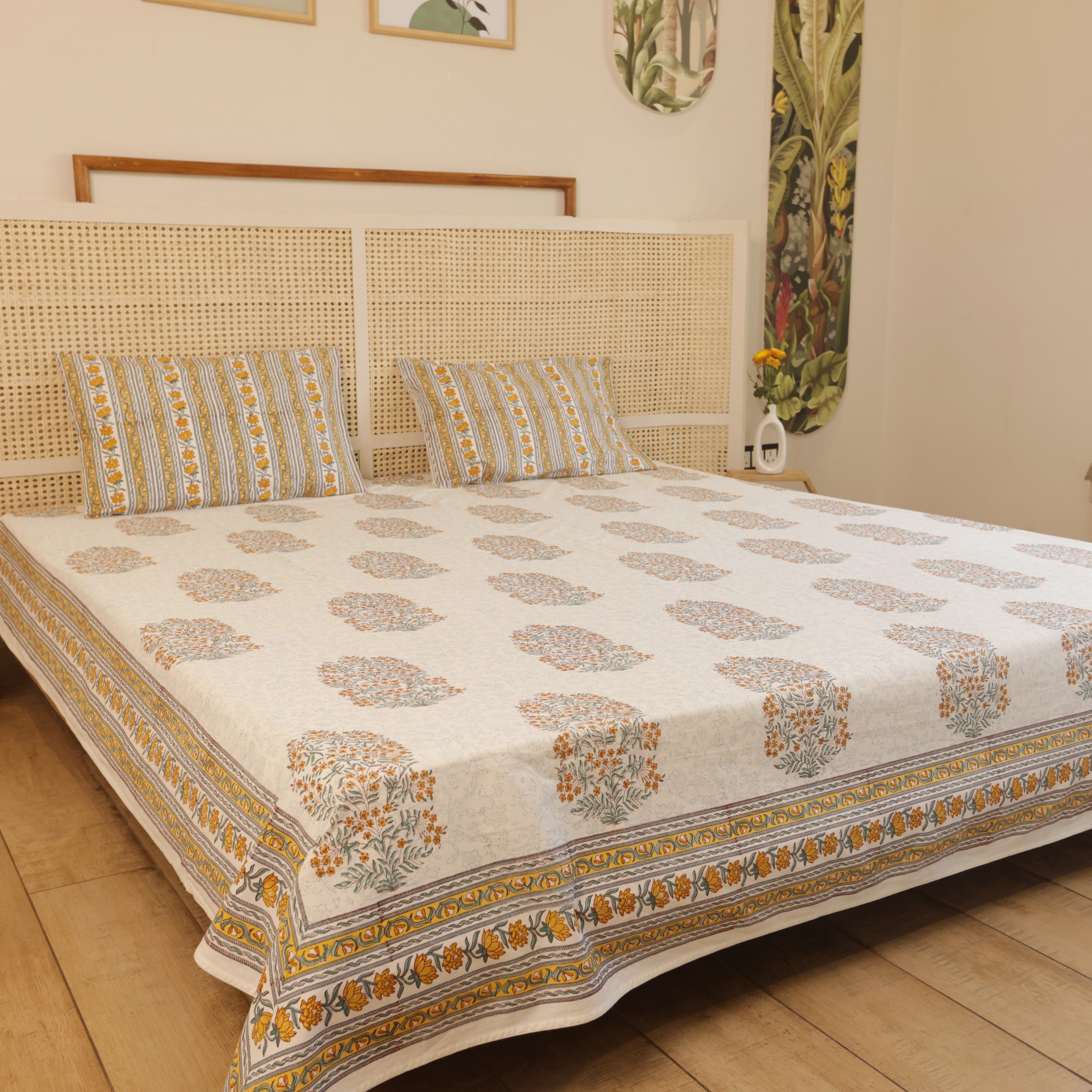 Buta Garden Bedcover