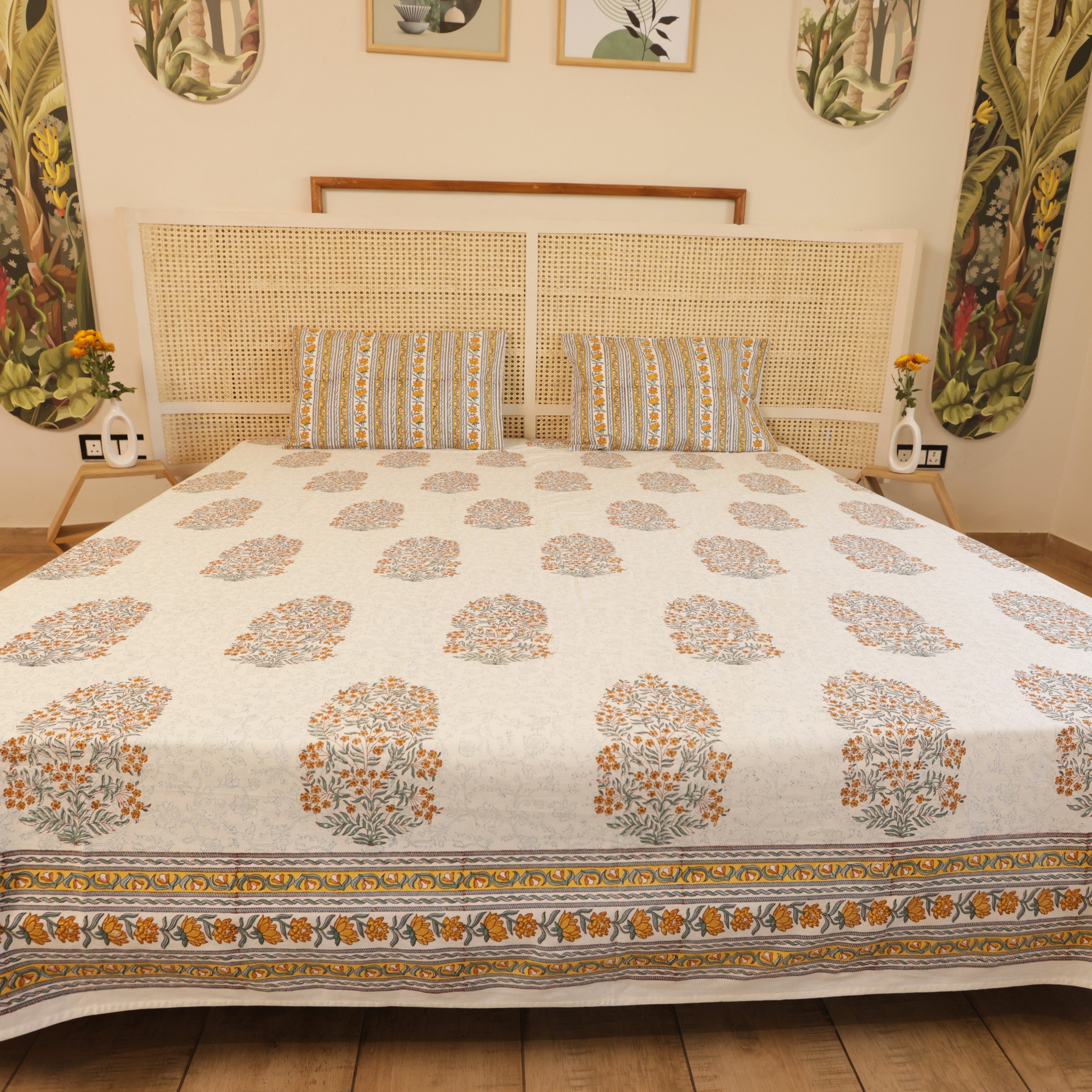 Buta Garden Bedcover