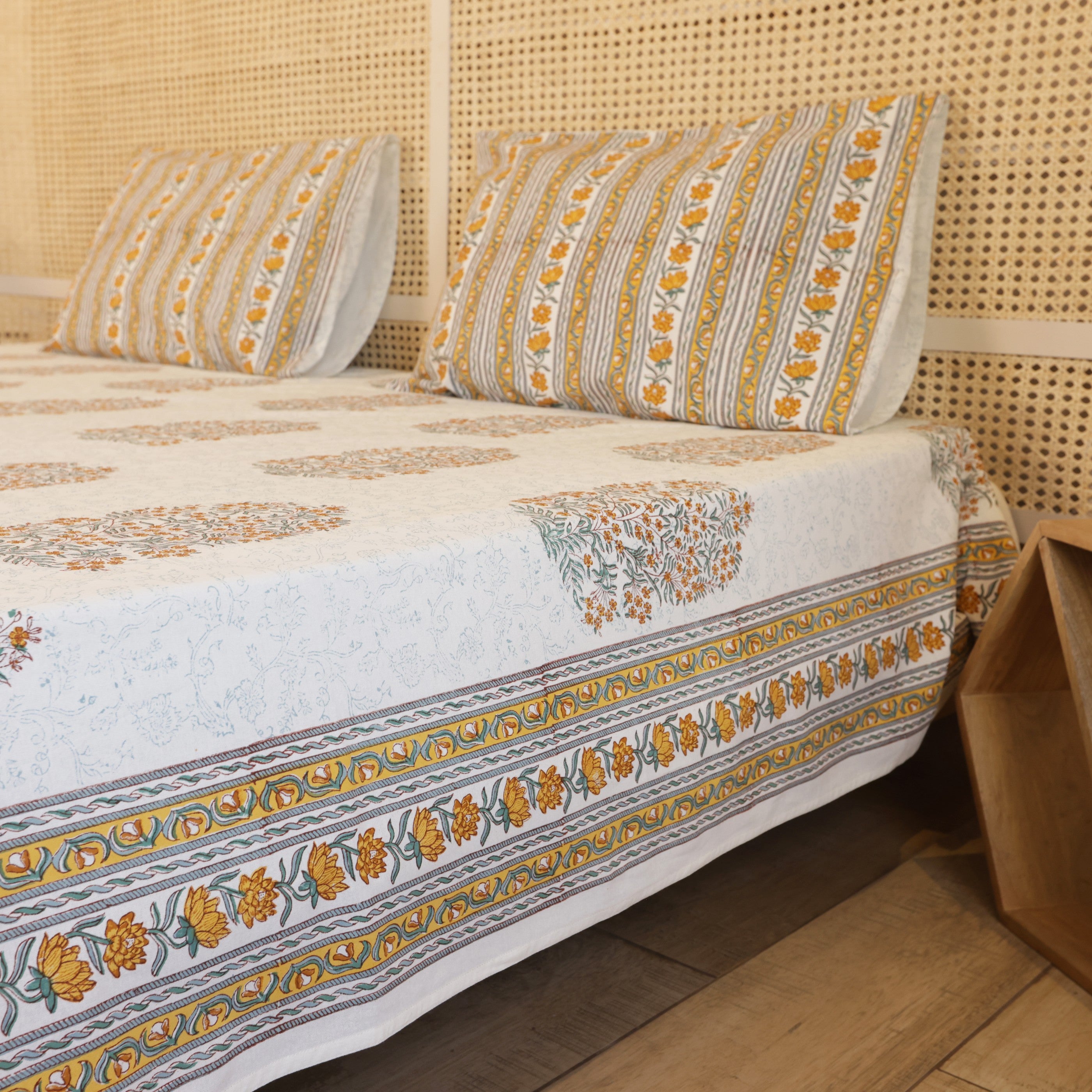 Buta Garden Bedcover