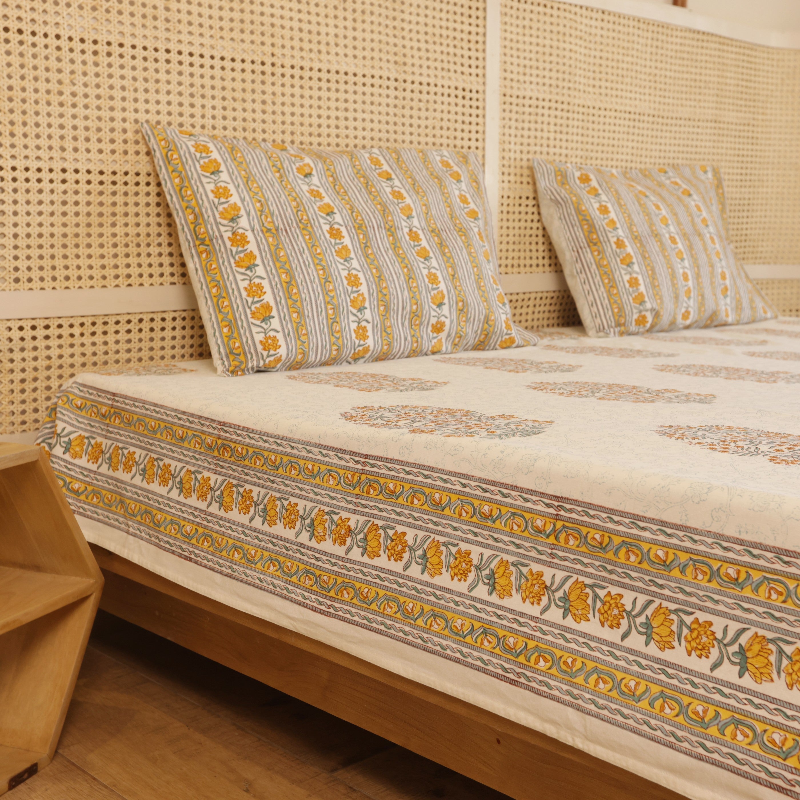 Buta Garden Bedcover