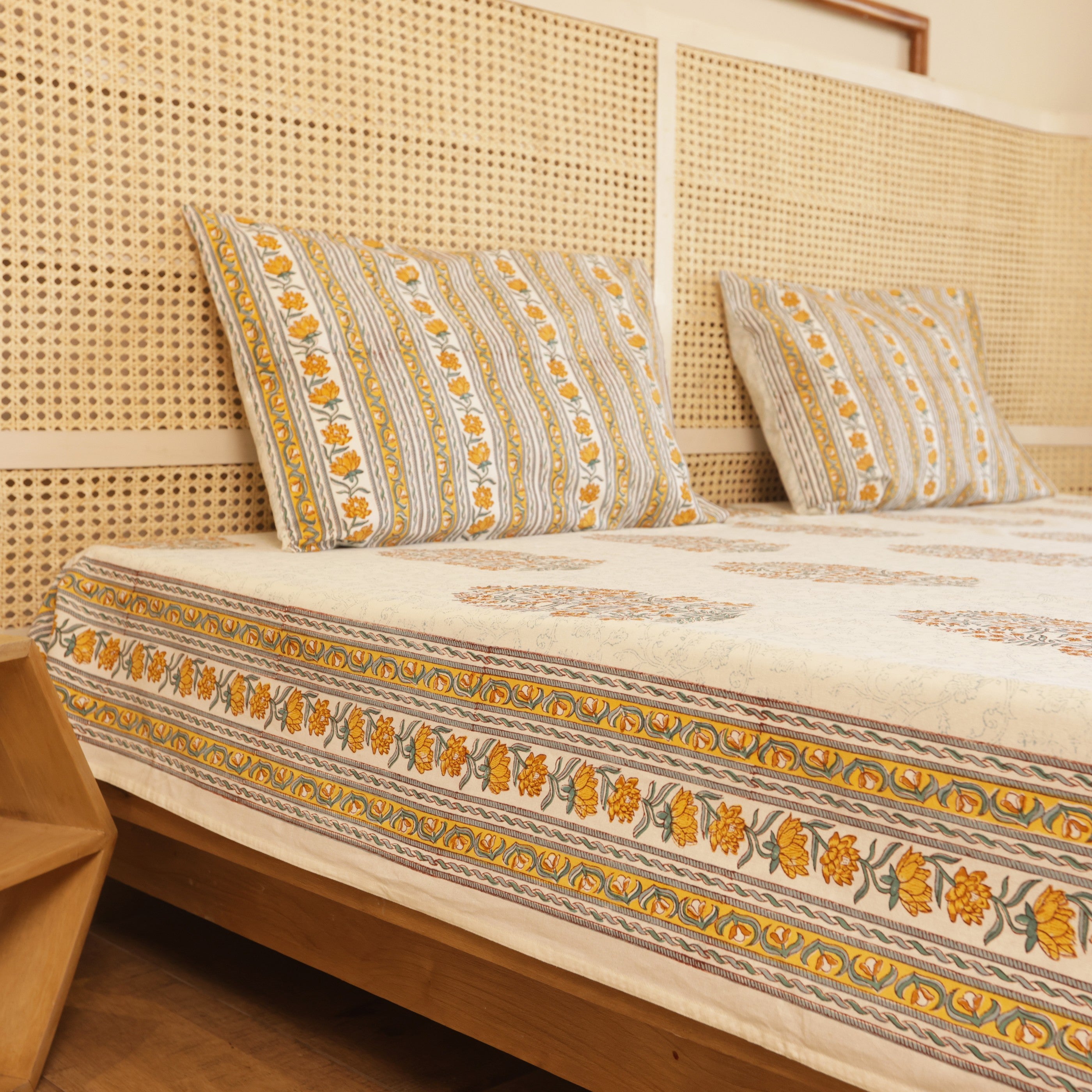 Buta Garden Bedcover