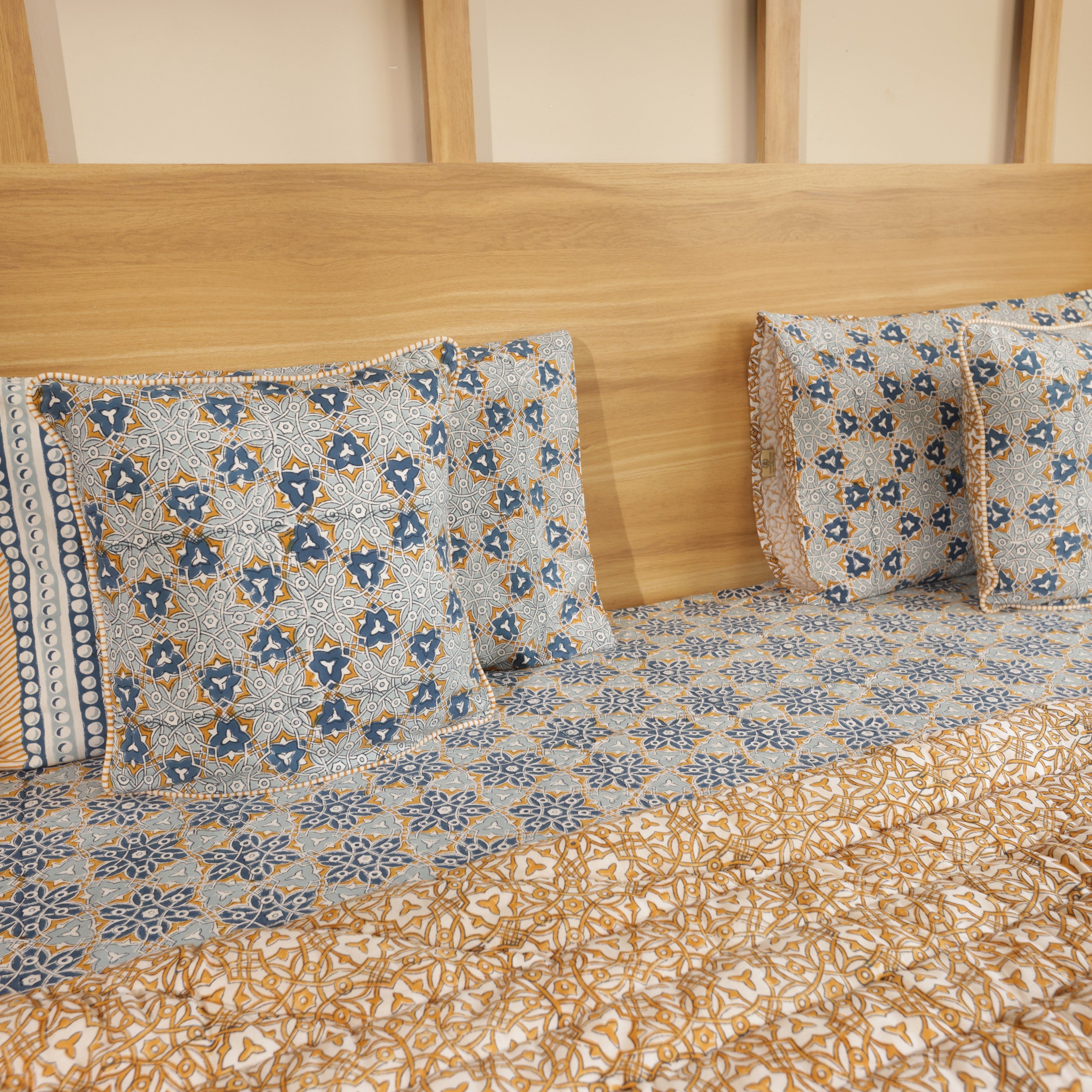 Mandala Bedding Collection Set of 6 (1 Bedcover, 2 Pillow cover, 1 Quilt, 2 Cotton cushion covers)