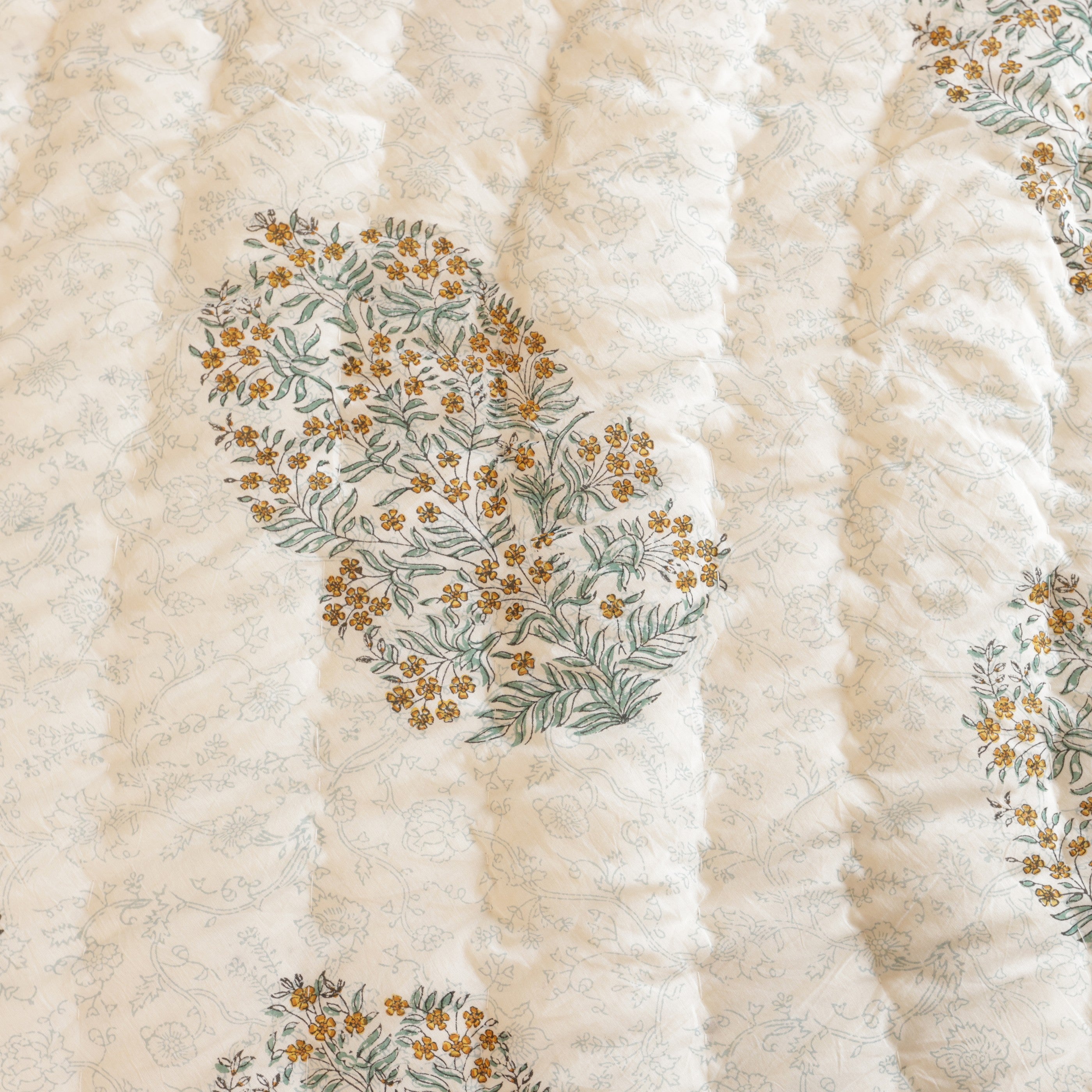 Boota Garden Bedding Collection Set of 6 (1 Bedcover, 2 Pillow cover, 1 Quilt, 2 Cotton cushion covers)