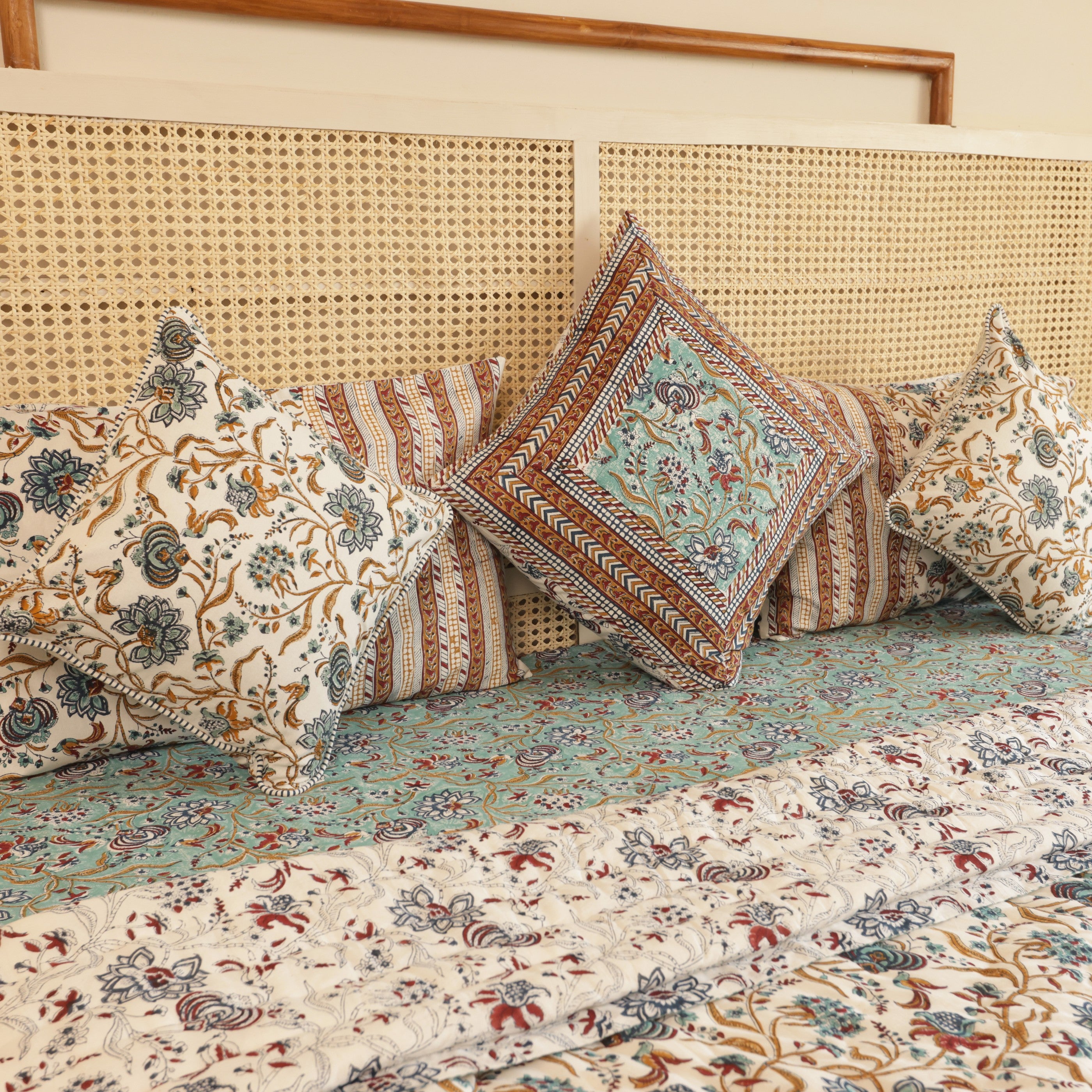 Sugandhika Bedding Collection Set of 7 (1 Bedcover, 2 Pillow cover, 1 Quilt, 2 Cotton cushion covers 40cm*40cm, 1 cushion cover 50cm*50cm)