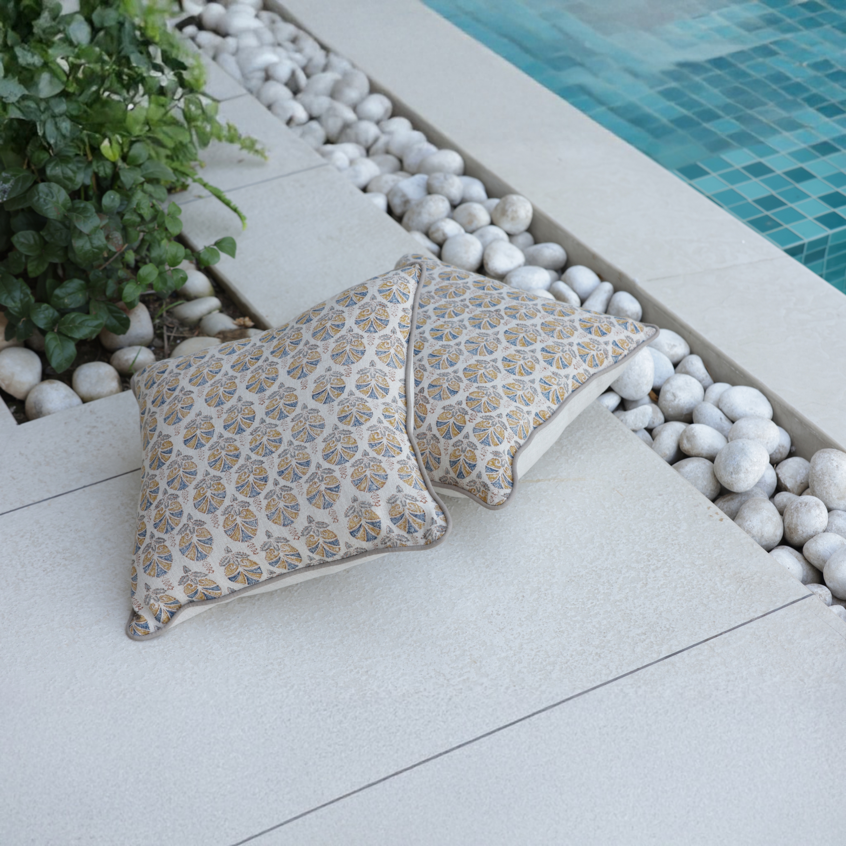 DYNASTY LINEN CUSHION COVER