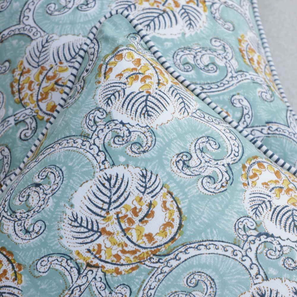 Vintage Breeze Cushion Cover