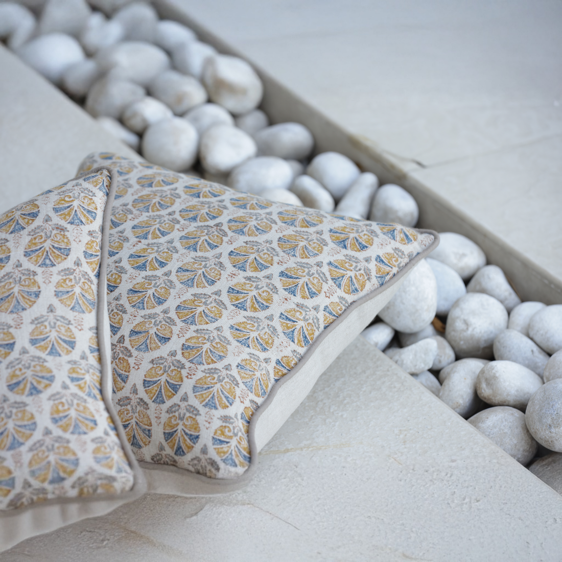 DYNASTY LINEN CUSHION COVER