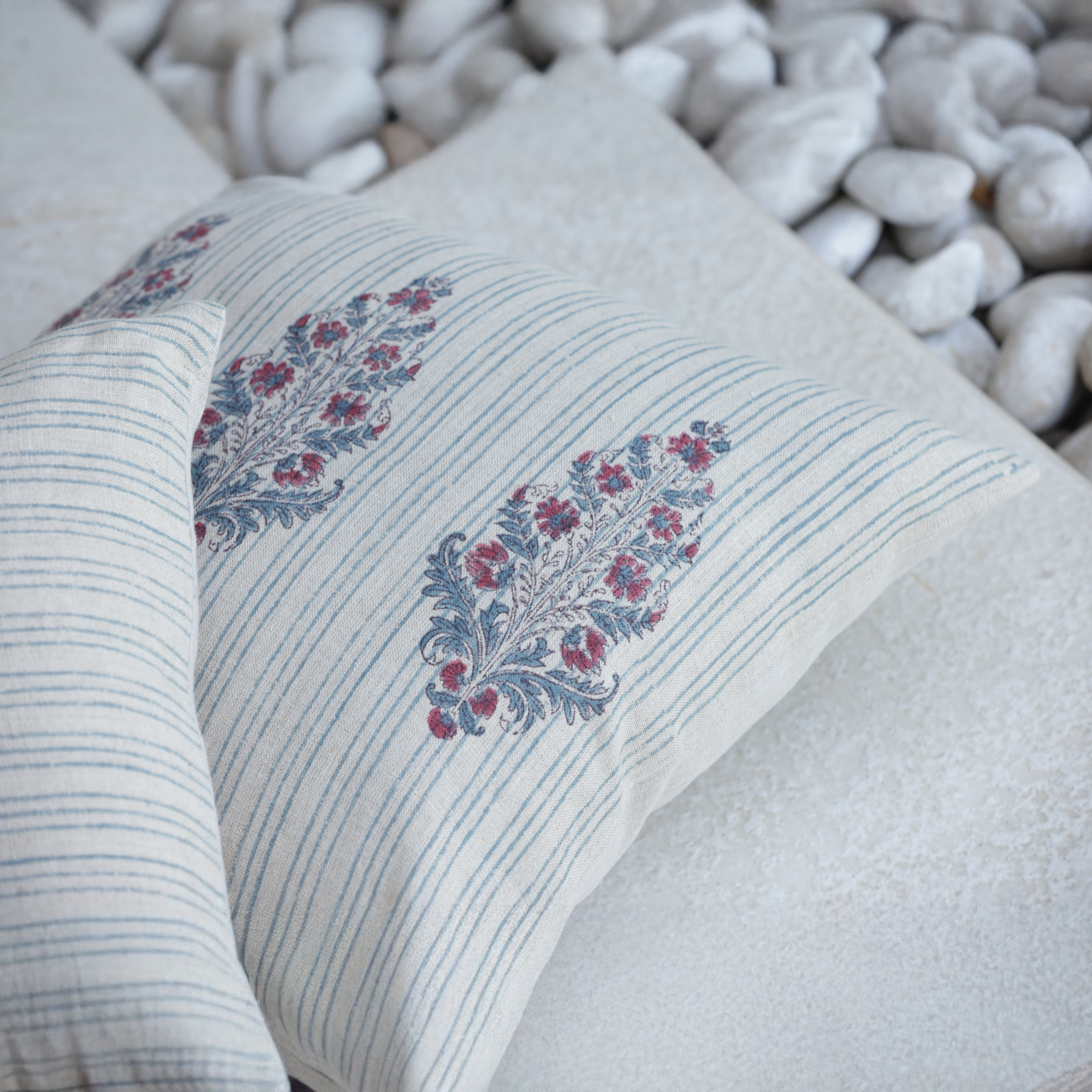 BIG PAISELY LINEN CUSHION COVER