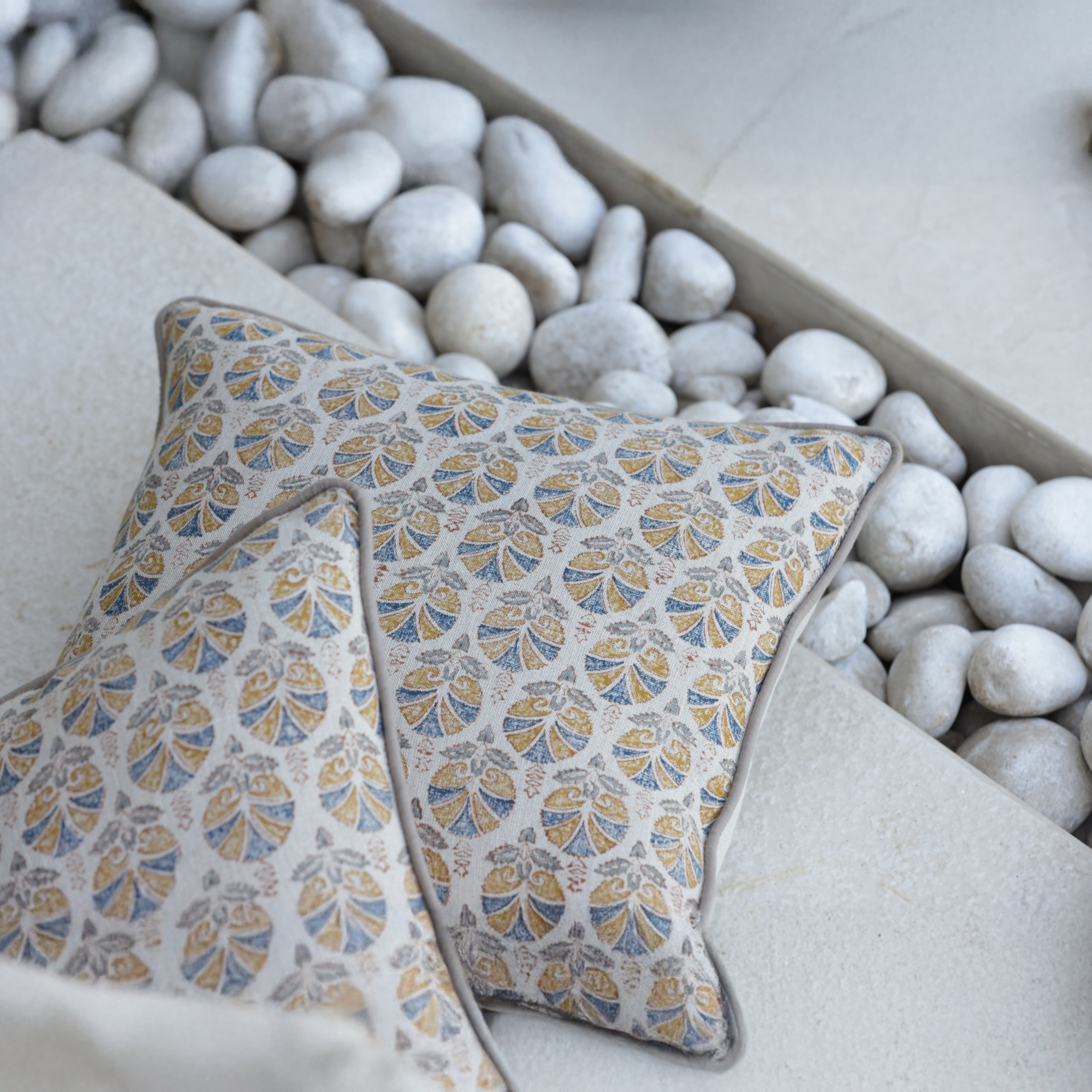 DYNASTY LINEN CUSHION COVER