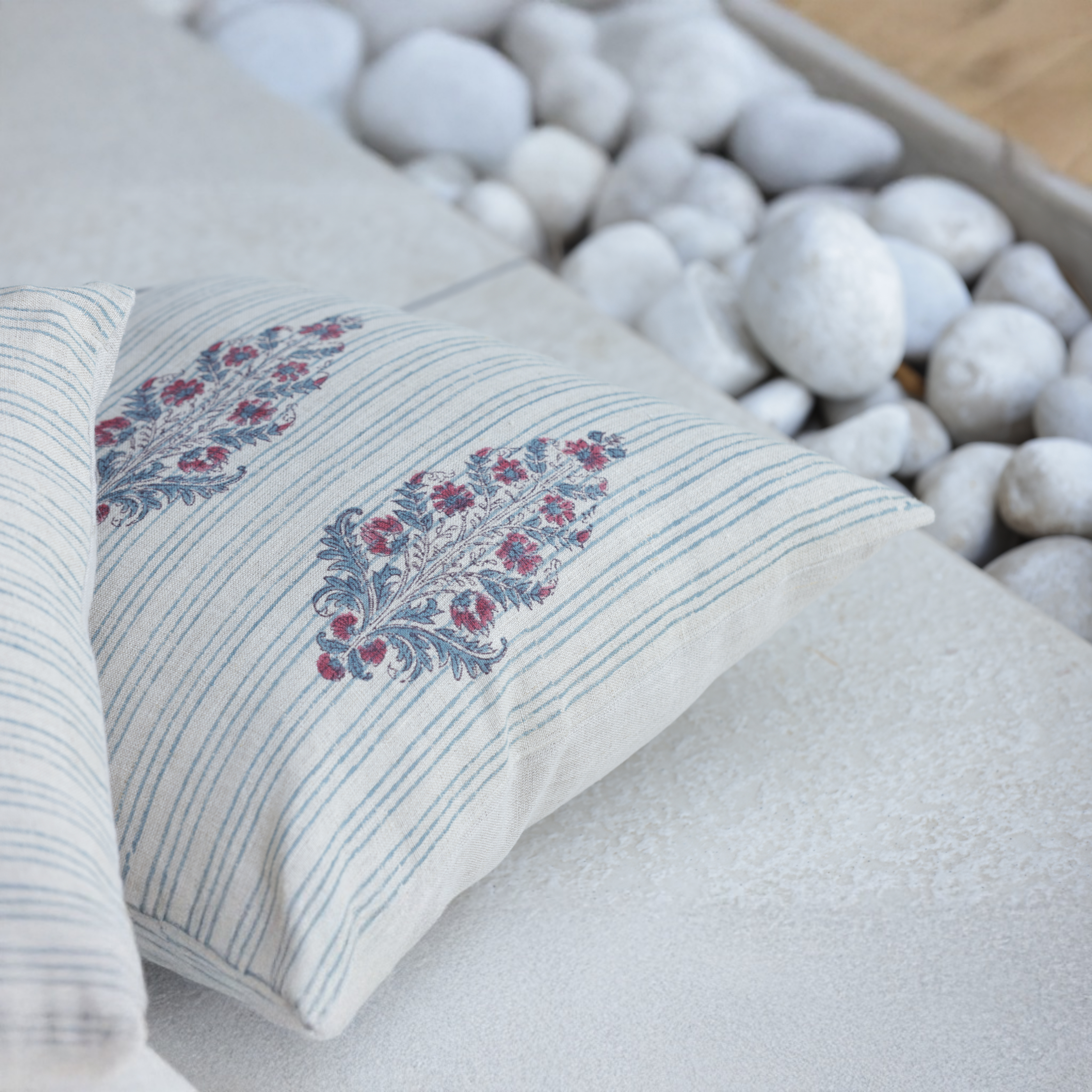 BIG PAISELY LINEN CUSHION COVER