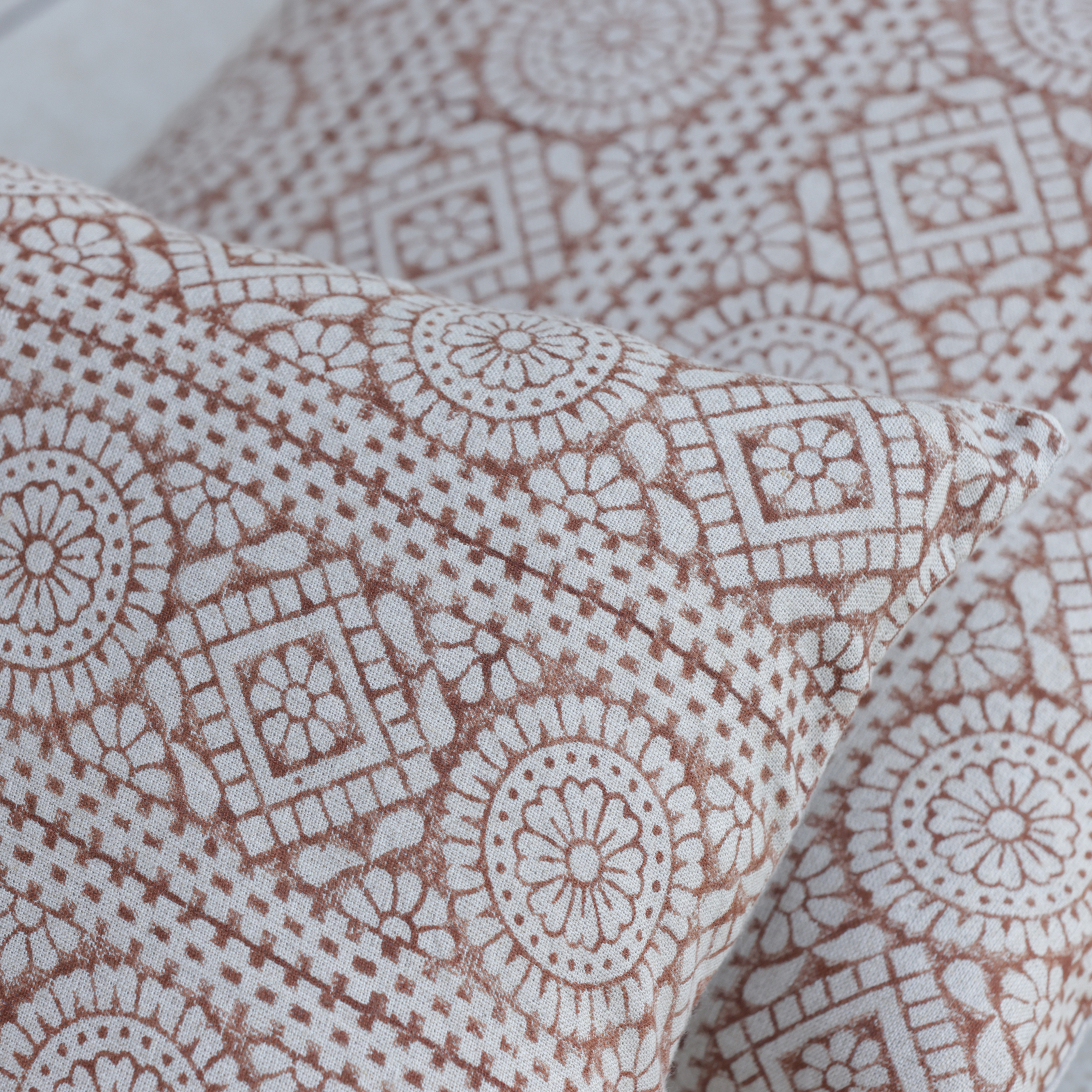 PINWHEEL LINEN CUSHION COVER