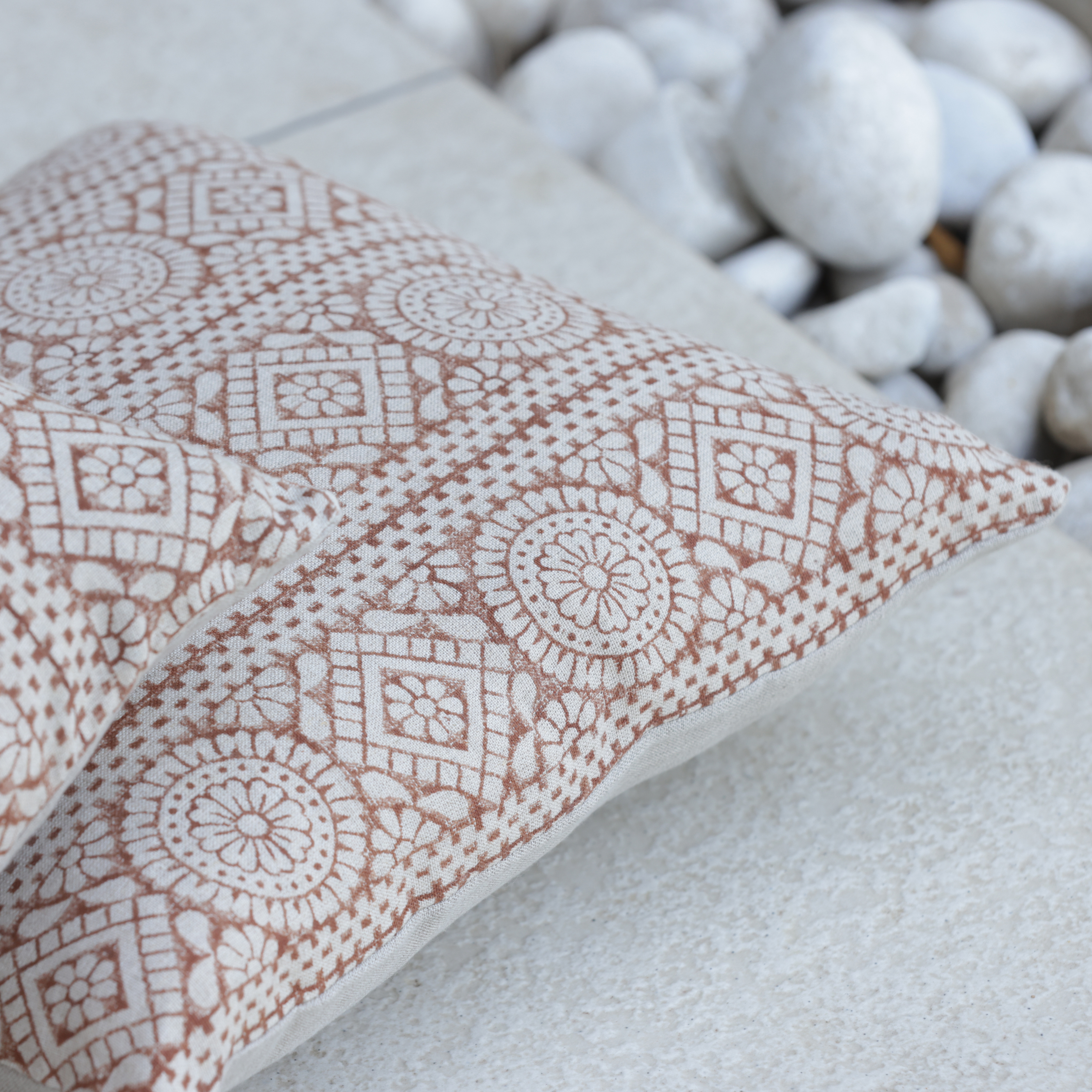 PINWHEEL LINEN CUSHION COVER