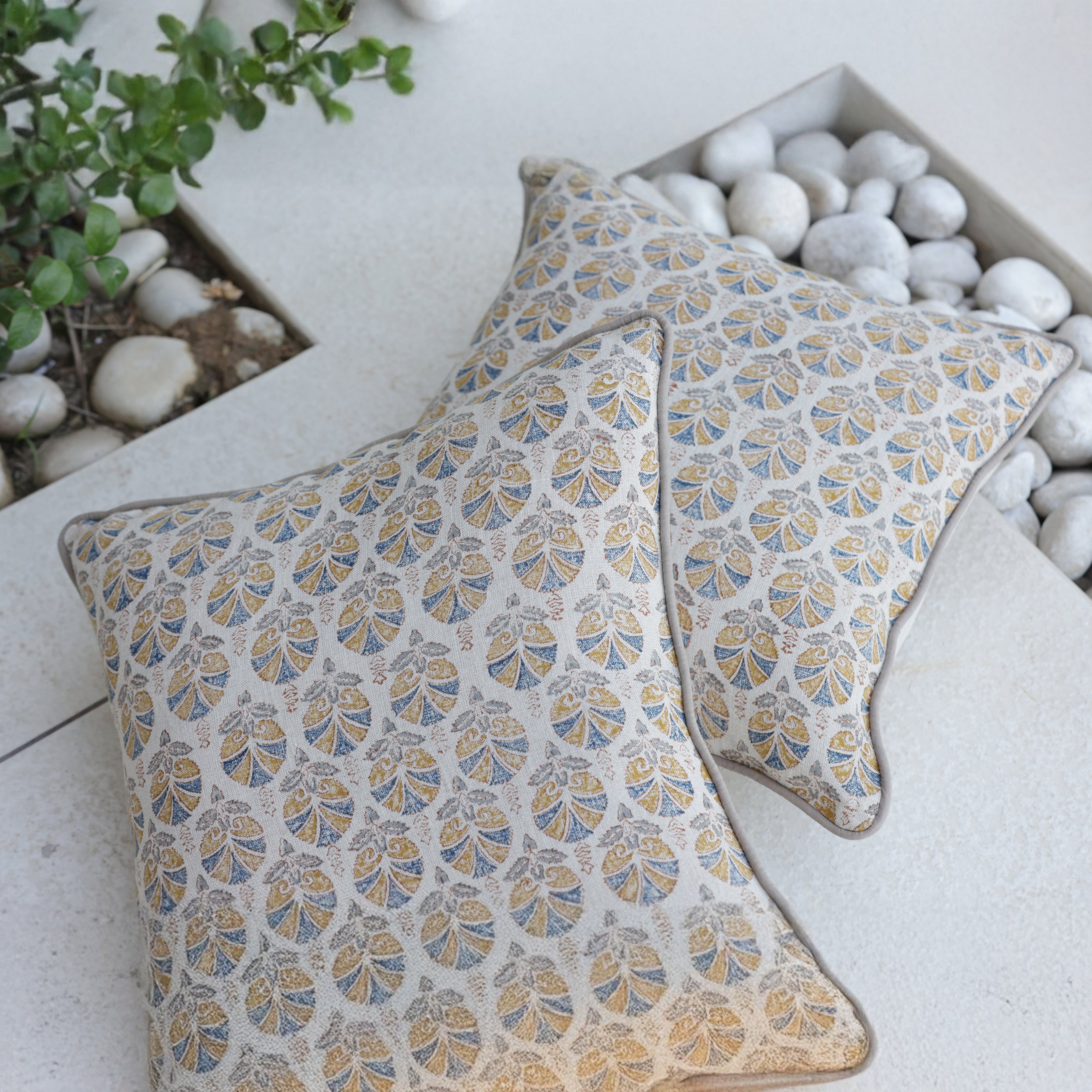 DYNASTY LINEN CUSHION COVER