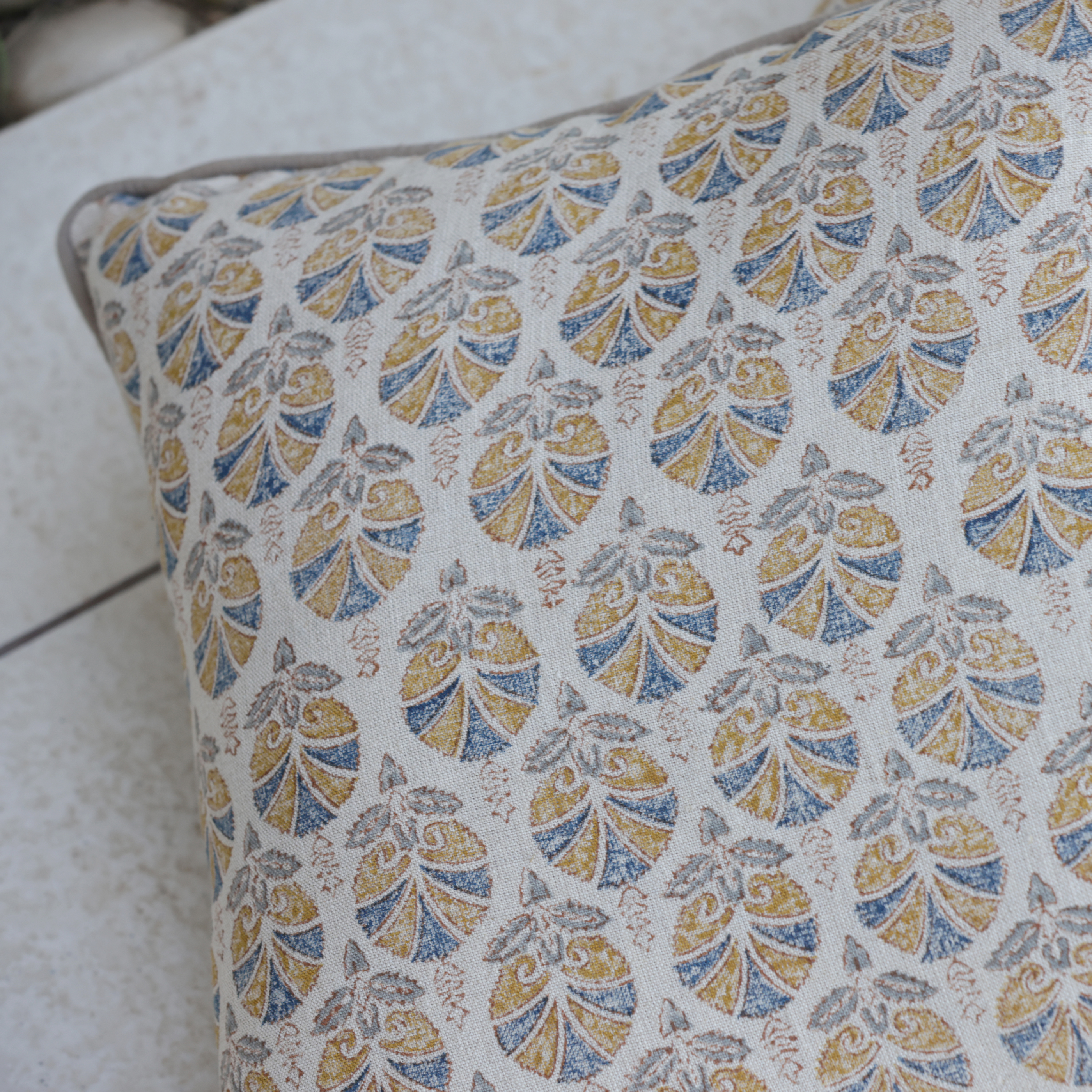 DYNASTY LINEN CUSHION COVER