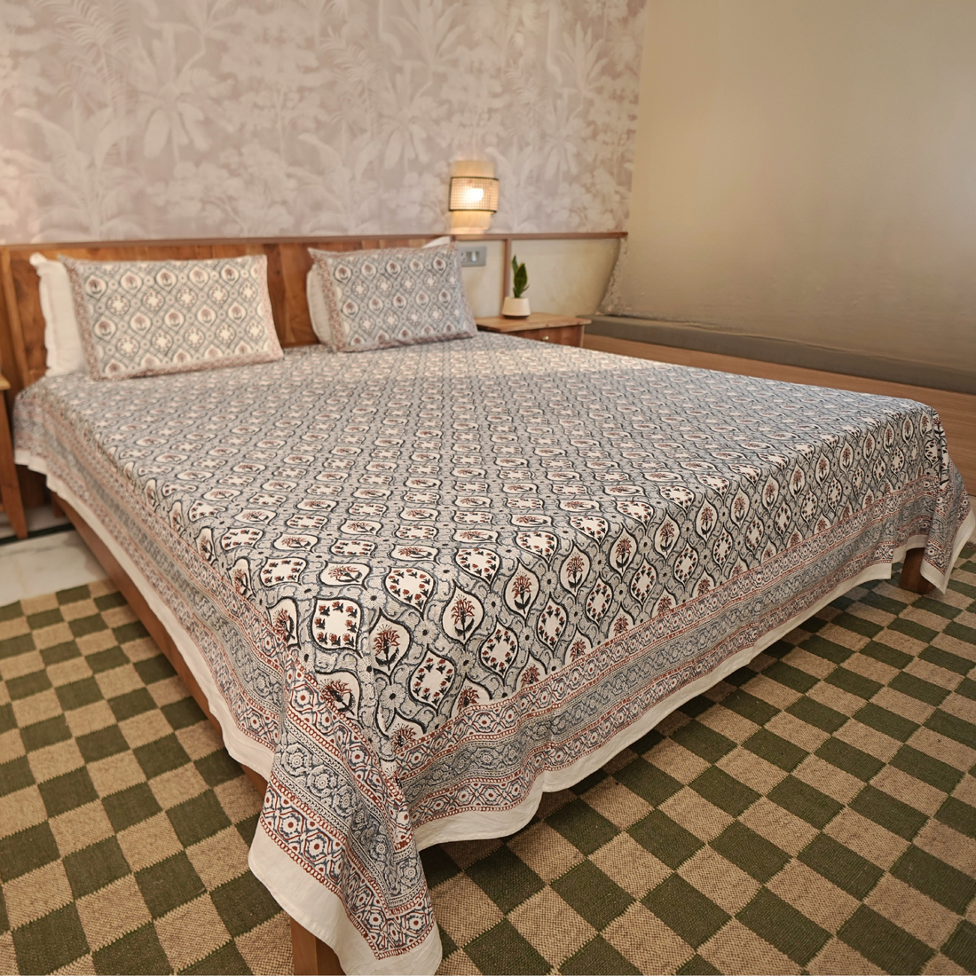 Pushp Bedcover with 2 Pillow Covers