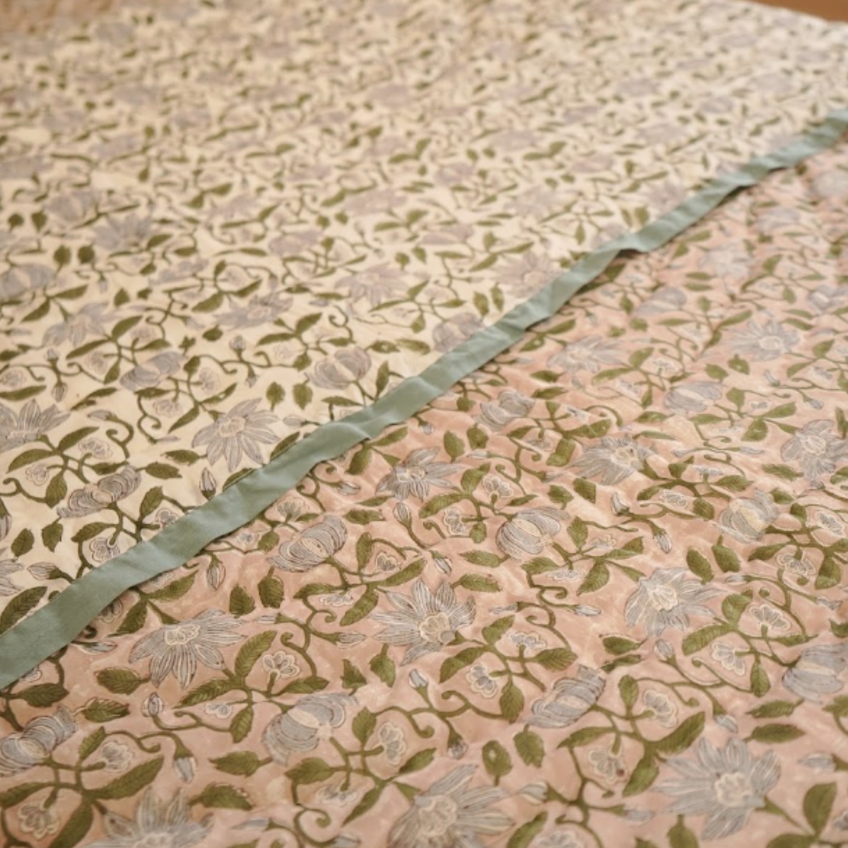 Gulraaz Golden Rose Quilt