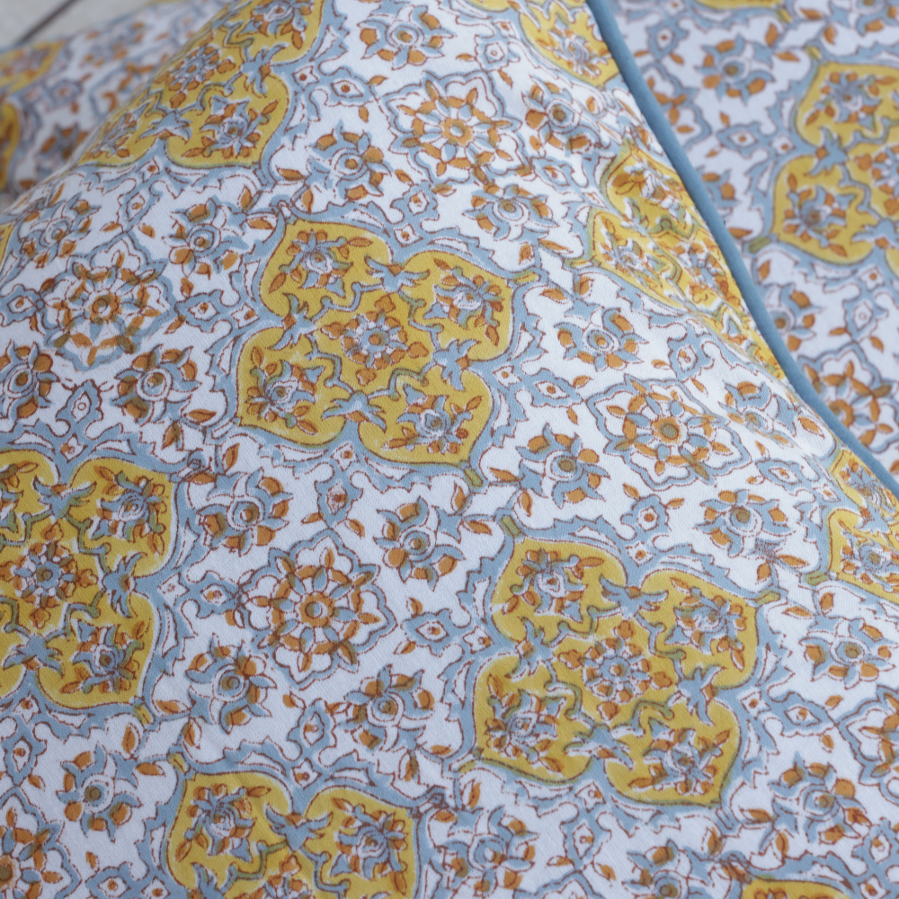 Golden Lattice Cushion Cover