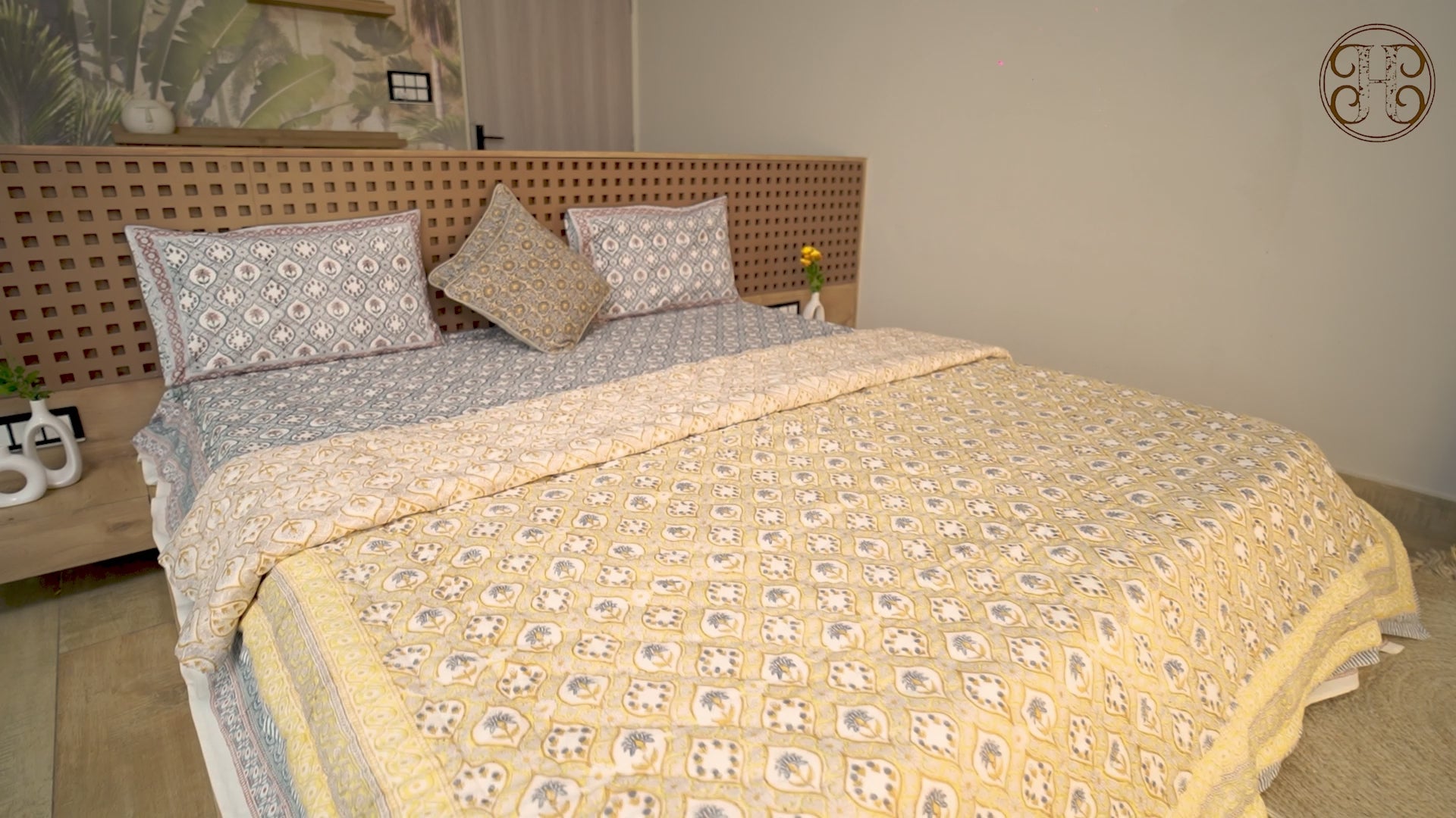 Pushp Bedding Collection Set of 6 (1 Bedcover, 2 Pillow cover, 1 Quilt, 2 Linen cushion covers)