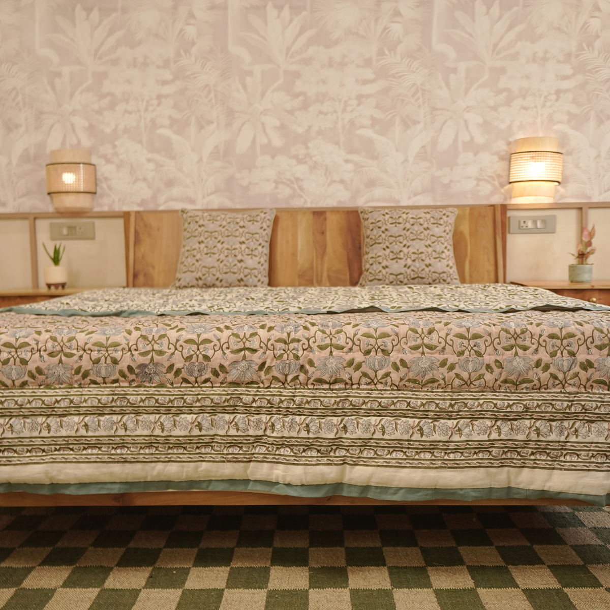 Gulraaz Golden Rose Quilt